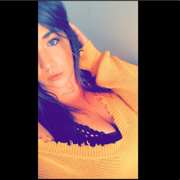 Meet your Posher, Karen - Picture 2 of 2